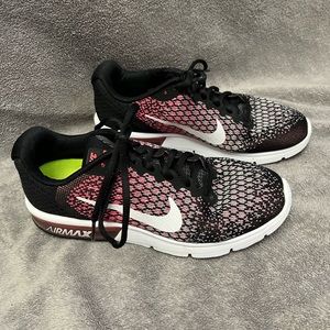 Women’s Nike Airmax Size Shoes 8.5